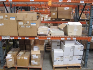 LOT TO INCLUDE: (60) SCREEN, 15" DIAGONAL MEASUREMENT SIZE, CONTOUR EYE PROTECTION FILTER KIND, DOUBLE SIDED, ANTI-REFLECTIVE MATERIAL, (20) HEARING PROTECTORS, MUFF TYPE, BULLARD SAFETY CAP KIND, 25 NRR RATING, (52) COVERS, 9" LG SIZE, ROLLER KIND. 3/8" NAP, (47 BOXES) HEARING PROTECTOR, PLUG TYPE, UNIVERSAL SIZE, DISPOSABLE KIND, 29 NRR RATING. EXPANDABLE FOAM EAR PLUGS. LOADING & HANDLING FEE $15-4174